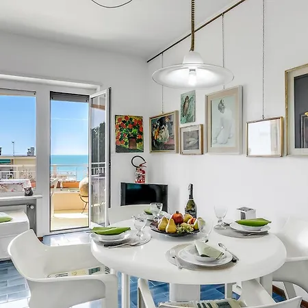 Owl House, Sea-view Terrace In - Happy Apartment *