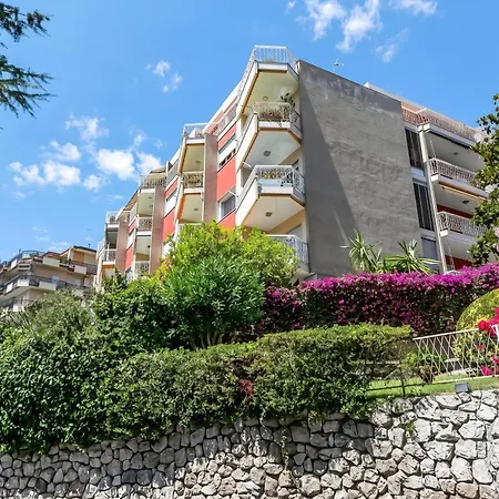 Owl House, Sea-view Terrace In - Happy Appartement San Remo